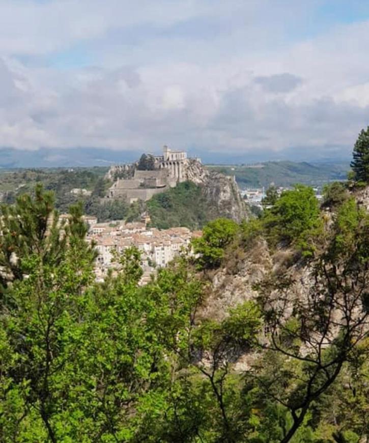 La Salamandre Du Cerisier Villa *